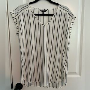 Express Striped Short-Sleeved V-Neck Blouse Womens Size Medium